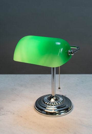 Traditional Banker's Lamp