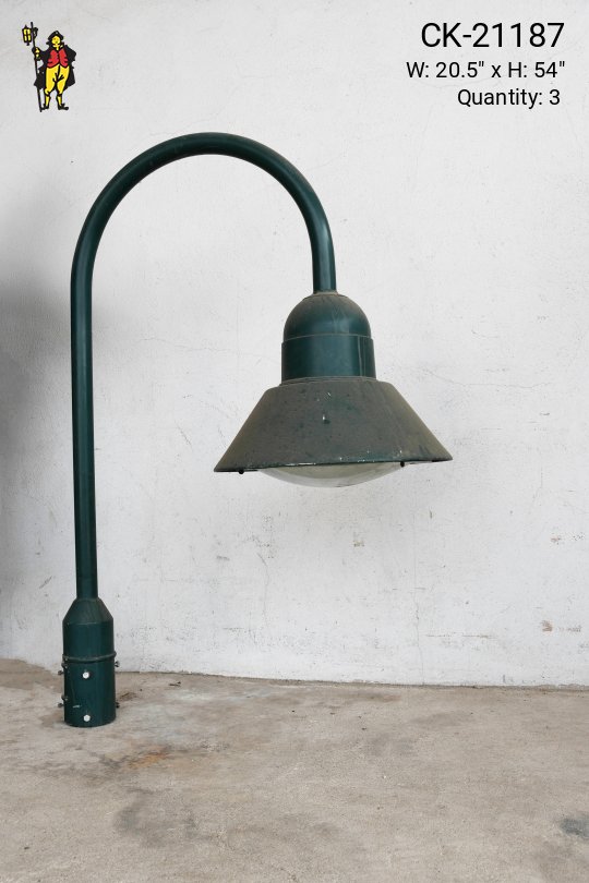 Green Curved Arm Lamp Post Head