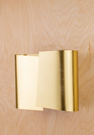 Polished Brass Modern Wall Sconce