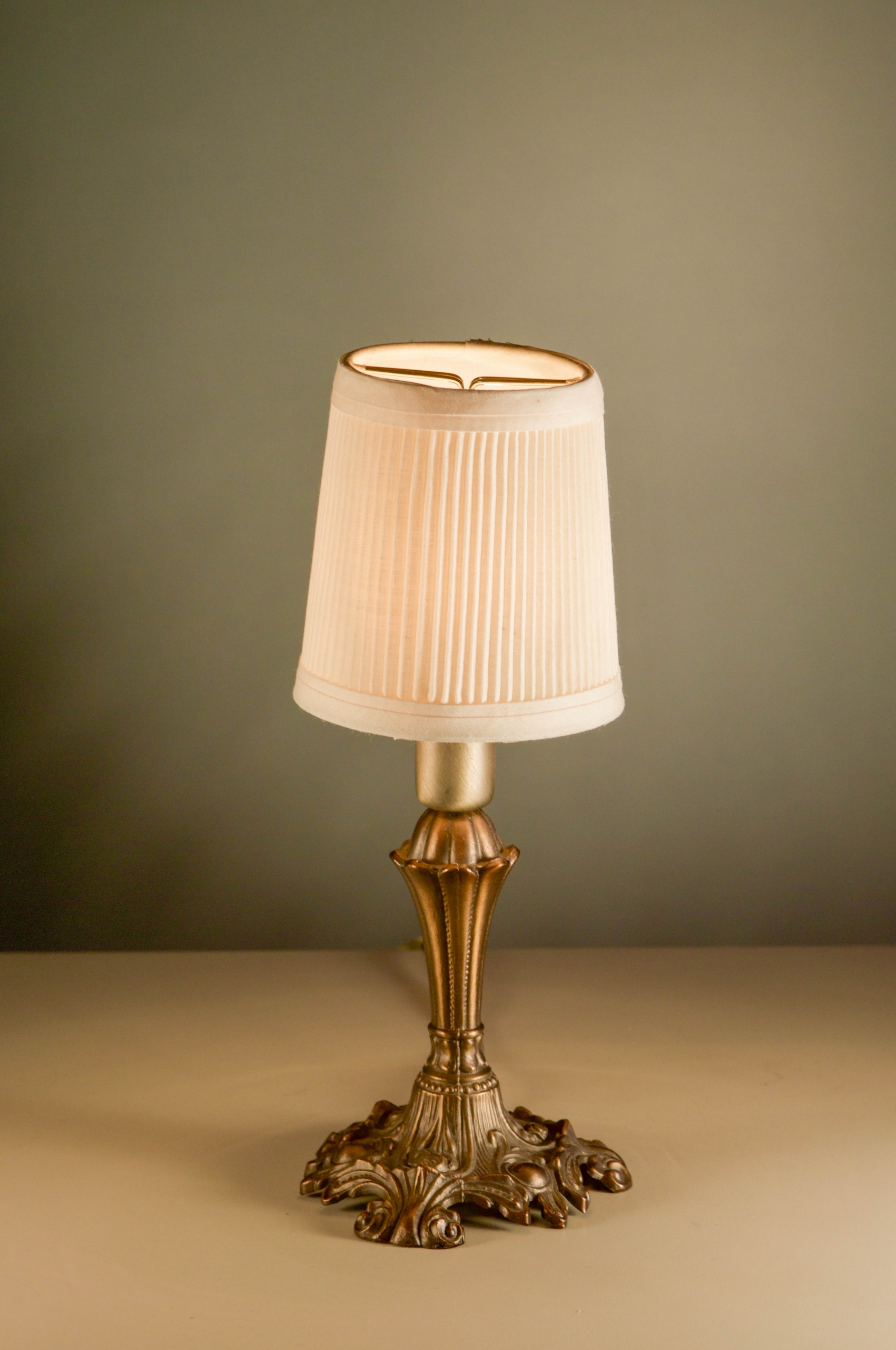 Antique Brass Cafe Table Lamp w/Off White Shade Table Lamps