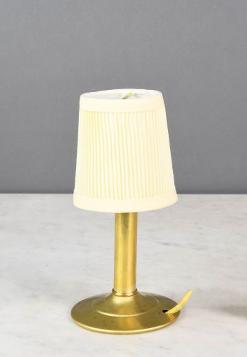 Simple Brass Plug In Cafe Table Lamp