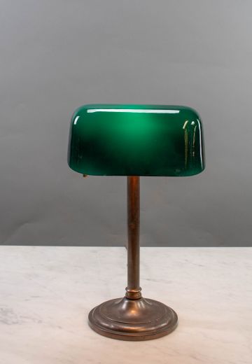 Traditional Banker's Lamp
