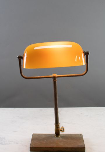 Traditional Banker's Lamp