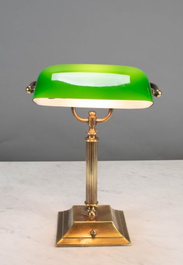 Traditional Banker's Lamp