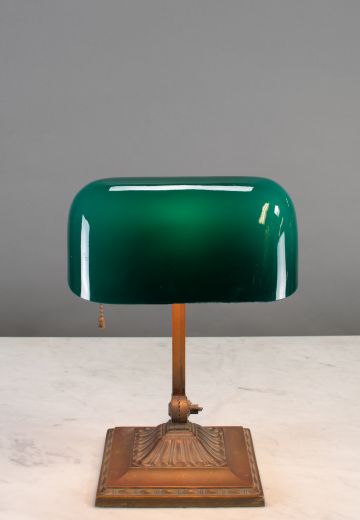 Traditional Banker's Lamp