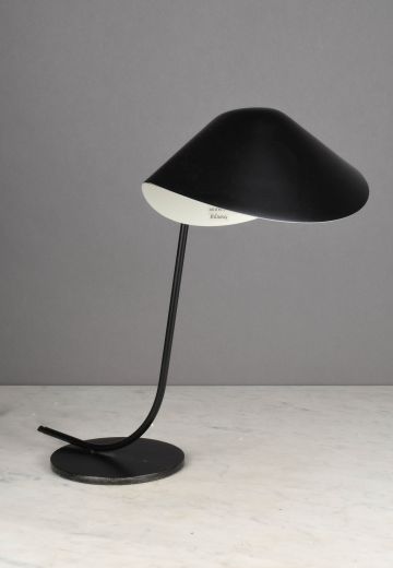 Black Metal Shaded Modern Desk Lamp