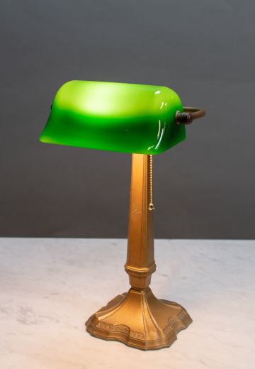 Traditional Banker's Lamp