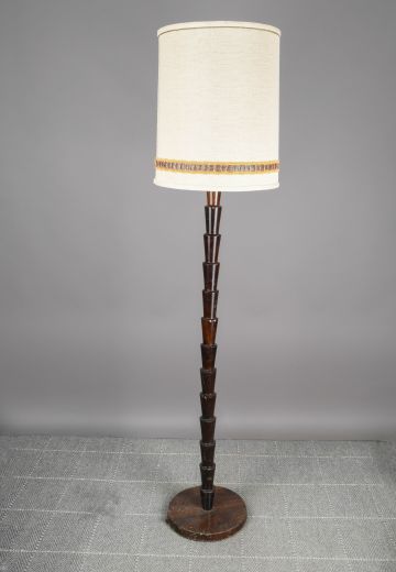 Wooden Step Pattern Floor Lamp