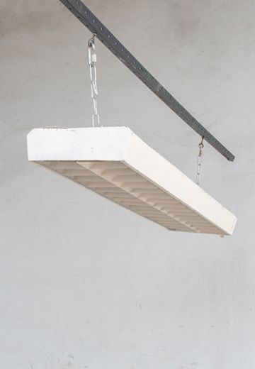 4' Two Bulb Fluorescent w/Louver Reflectors