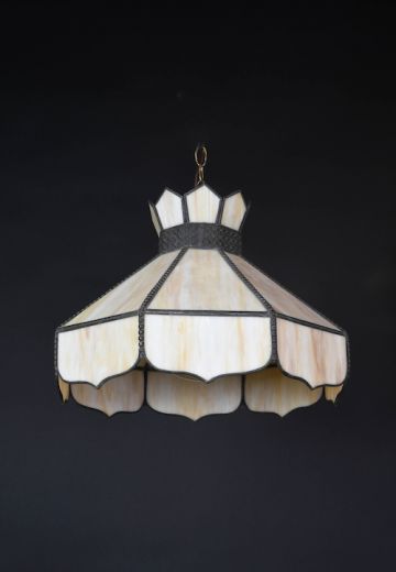 Hanging Beige & White Tiffany Glass Pendant