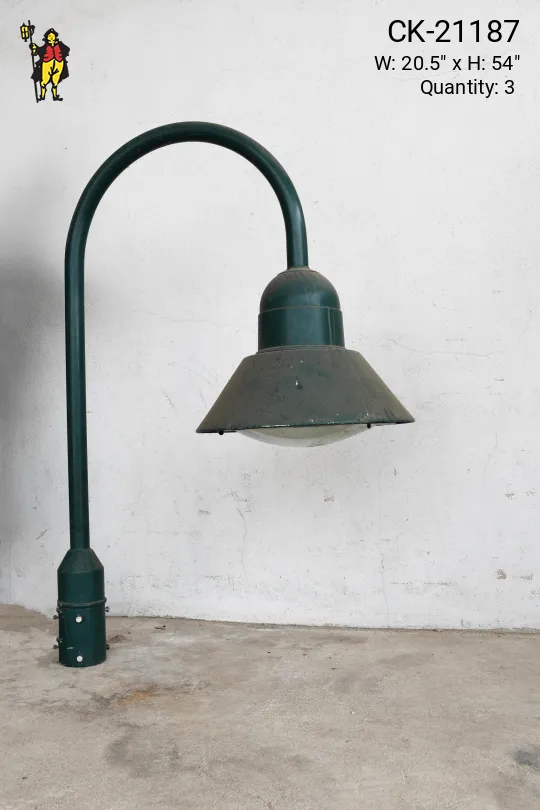 Green Curved Arm Lamp Post Head