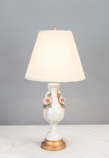 Traditional Ceramic Floral Table Lamp