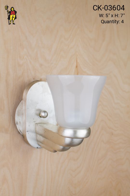 Traditional Single Light Wall Sconce