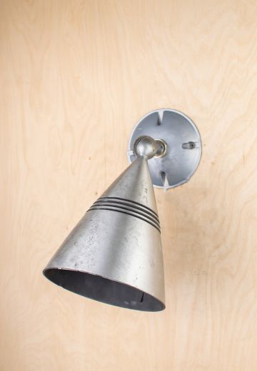 Exterior Bullet Reflector Wall Sconce w/Ribbed Pattern