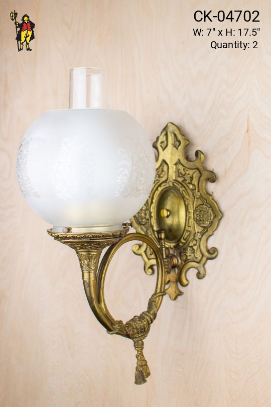 Victorian Cuved Arm Brass Wall Sconce