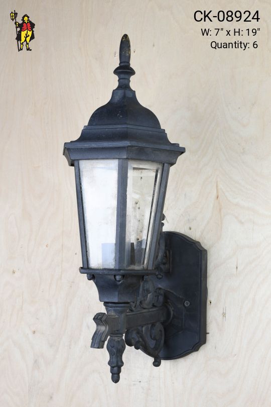 Traditional Park Style Lantern Wall Sconce
