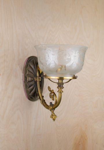 Antique Brass Formal Wall Sconce w/Etched Glass Bowl Shade