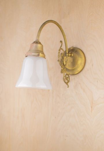 Curved Arm Single Light Wall Sconce