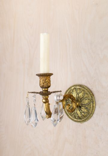 Single Candle Wall Sconce w/Crystal Drops